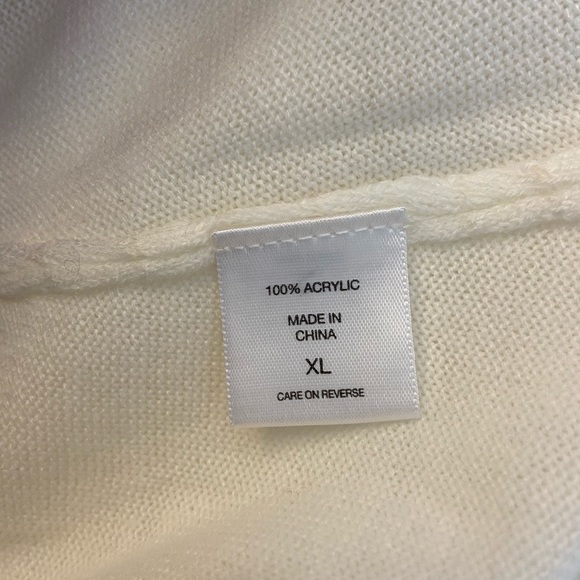 NWOT New York & Company Abstract Bow Sweater - Size XL - Picture 6 of 7